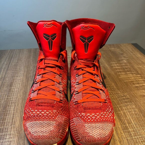 Nike Kobe 9 Elite Christmas 2014 Mens Athletic Sneaker Size 8.5 Red 630847-600 - Picture 3 of 9